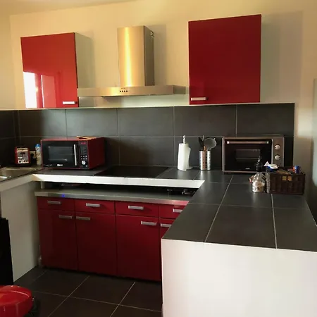 アパート Favone *